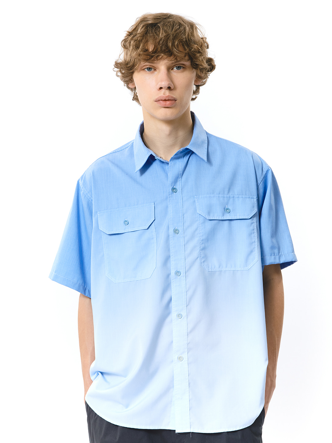 그라데이션 오피서 하프 셔츠 (클라우드 블루)